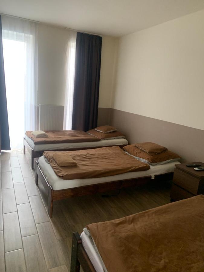 Center Panzio Lägenhet Vecsés Exteriör bild
